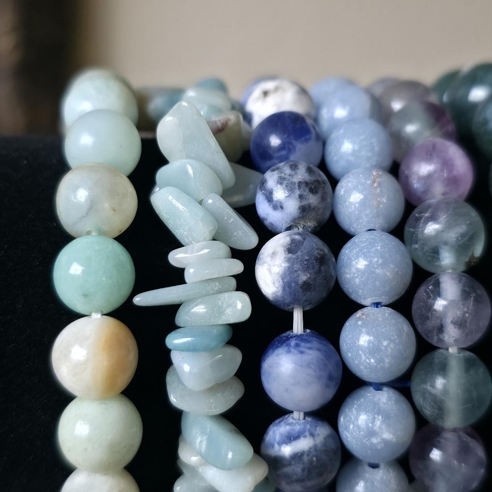 12 Stackable Stone Beaded Stretch Bracelet Lot Bl… - image 6